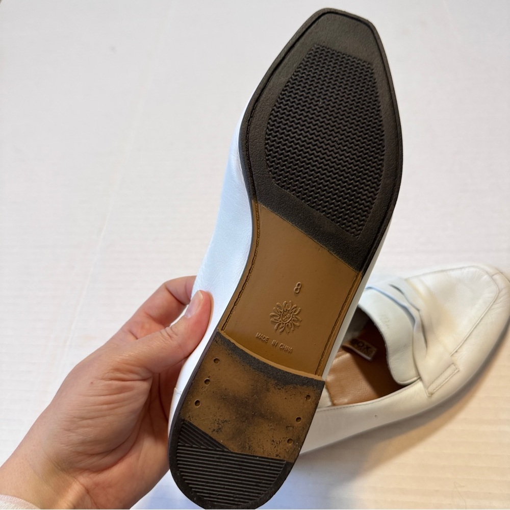 Vintage whiteWomen's Loafers size 8 but fit like 7.5
Great condition ! - Picture 5 of 10